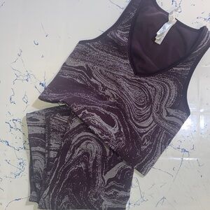 Elegant Swirl Patterned Women's Tank Top
